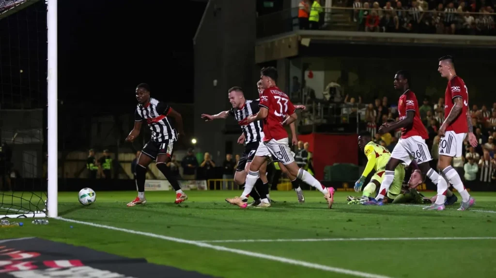 12BET:曼联爆冷出局点球大战不敌格林斯比