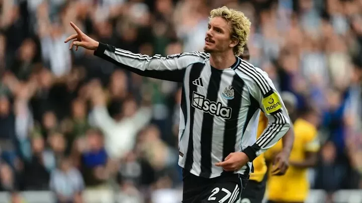 Newcastle’s Wonder Striker Shows True Dedication